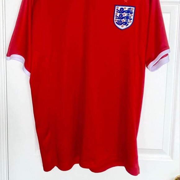 England Red Football Soccer Jersey- Size 2XL - Picture 2 of 4